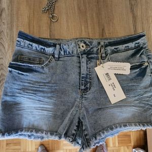 Short jeans